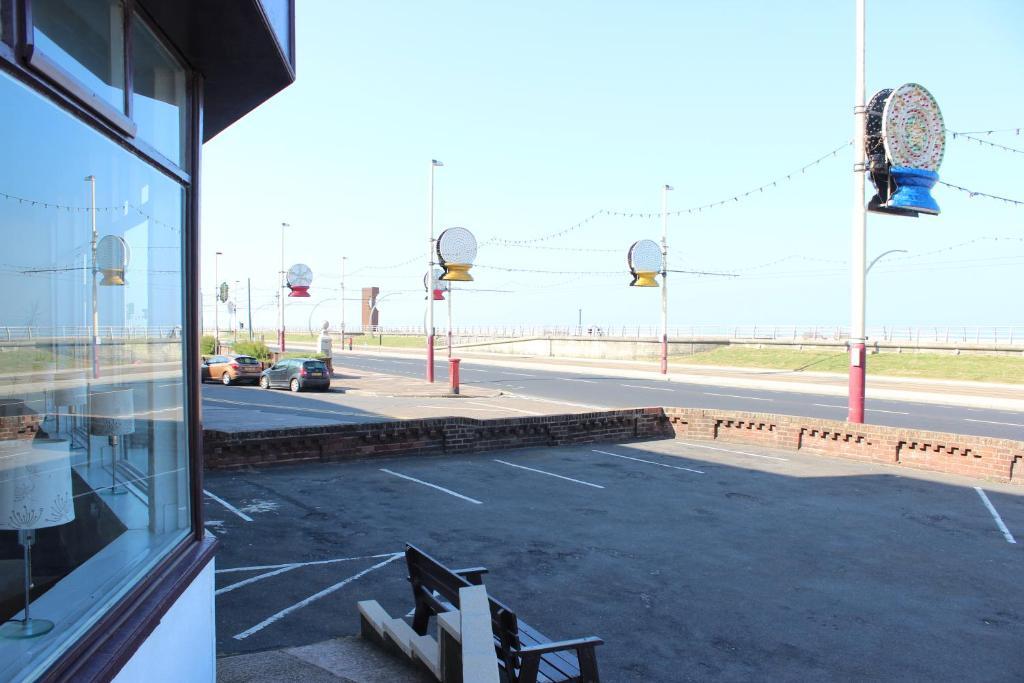 The Colwyn Hotel - Near Pleasure Beach แบล็คพูล ภายนอก รูปภาพ