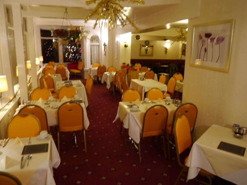 The Colwyn Hotel - Near Pleasure Beach แบล็คพูล ภายนอก รูปภาพ