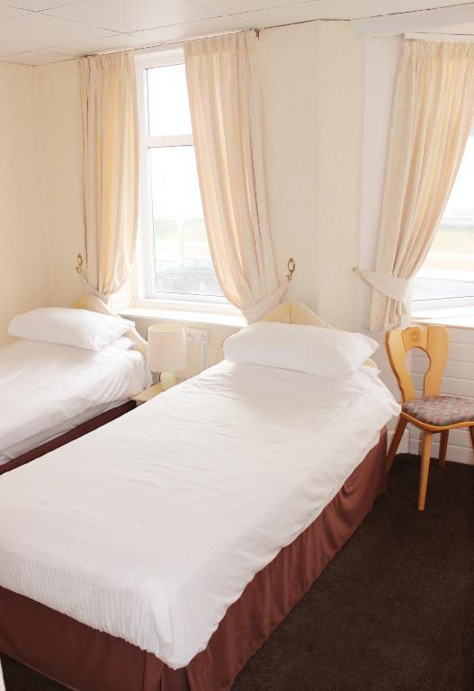 The Colwyn Hotel - Near Pleasure Beach แบล็คพูล ภายนอก รูปภาพ