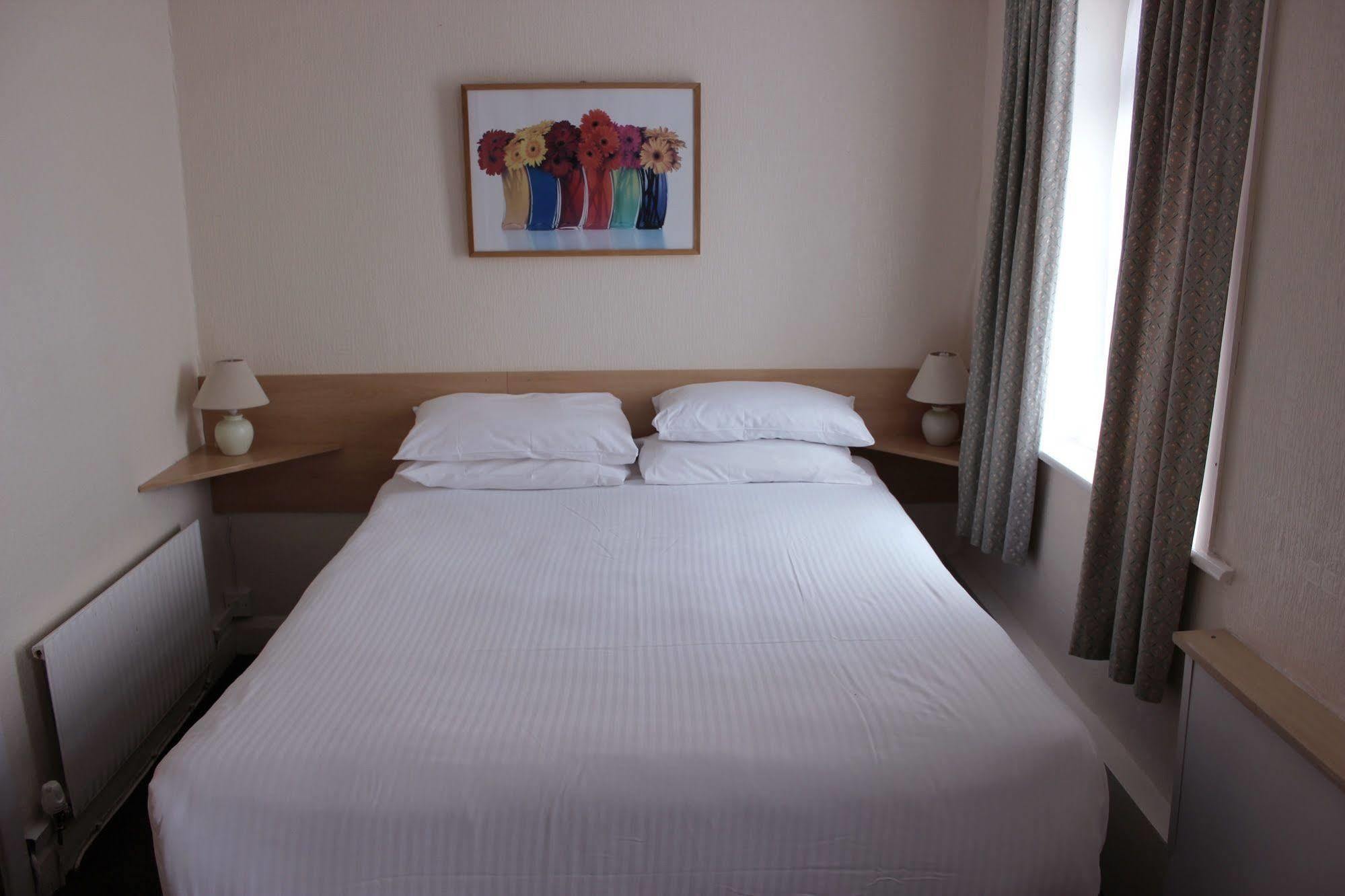 The Colwyn Hotel - Near Pleasure Beach แบล็คพูล ภายนอก รูปภาพ