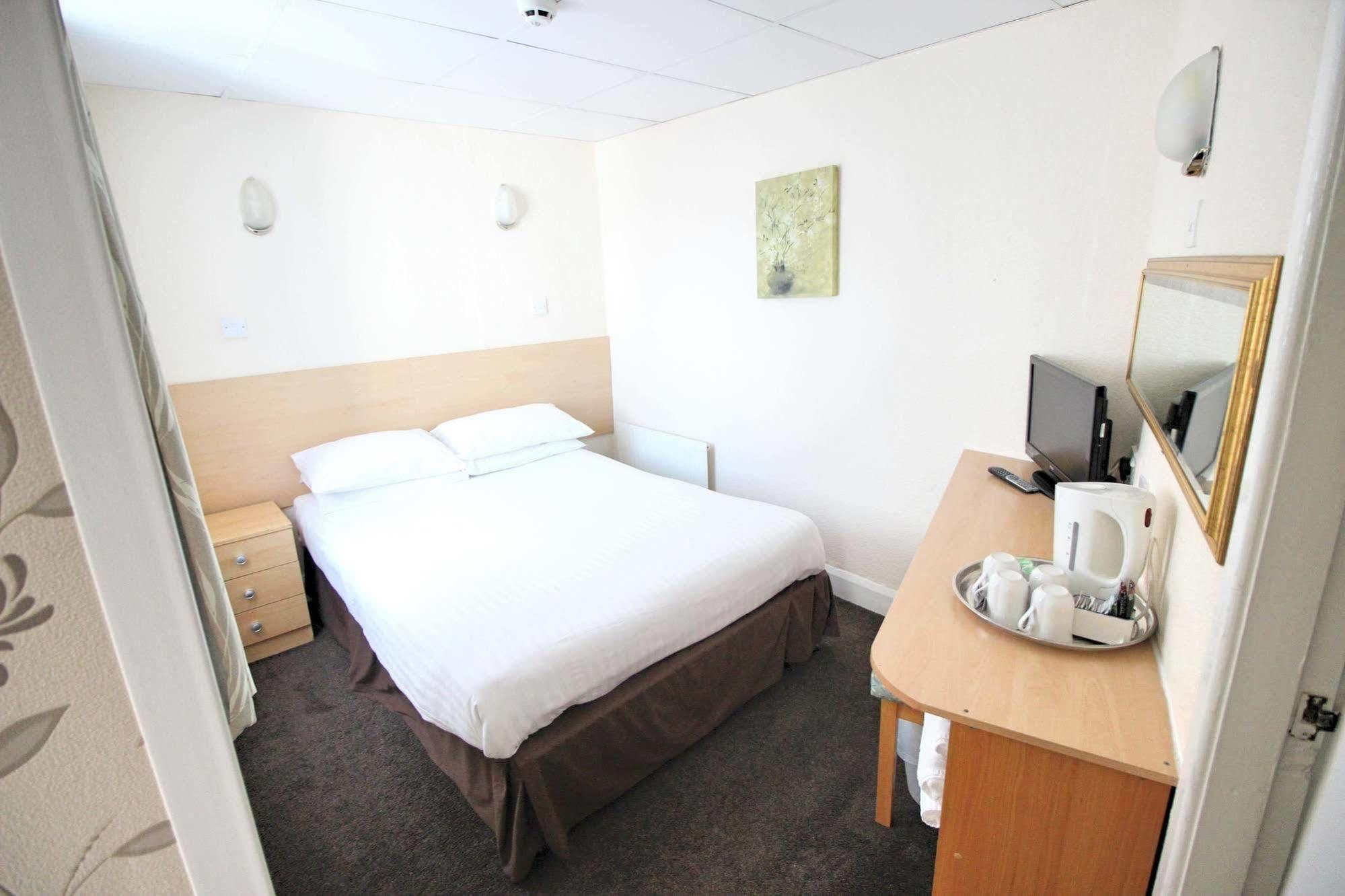 The Colwyn Hotel - Near Pleasure Beach แบล็คพูล ภายนอก รูปภาพ