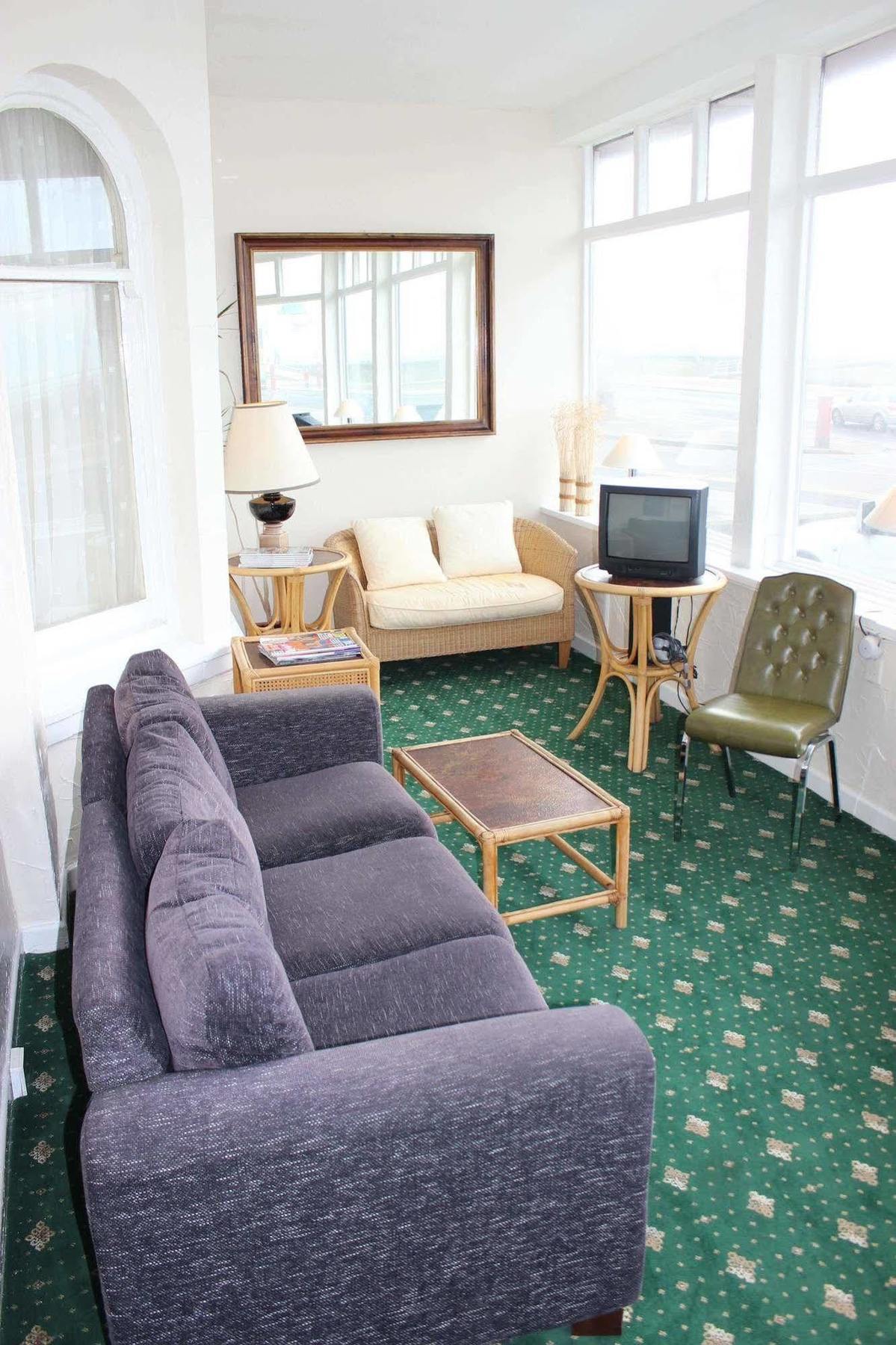 The Colwyn Hotel - Near Pleasure Beach แบล็คพูล ภายนอก รูปภาพ